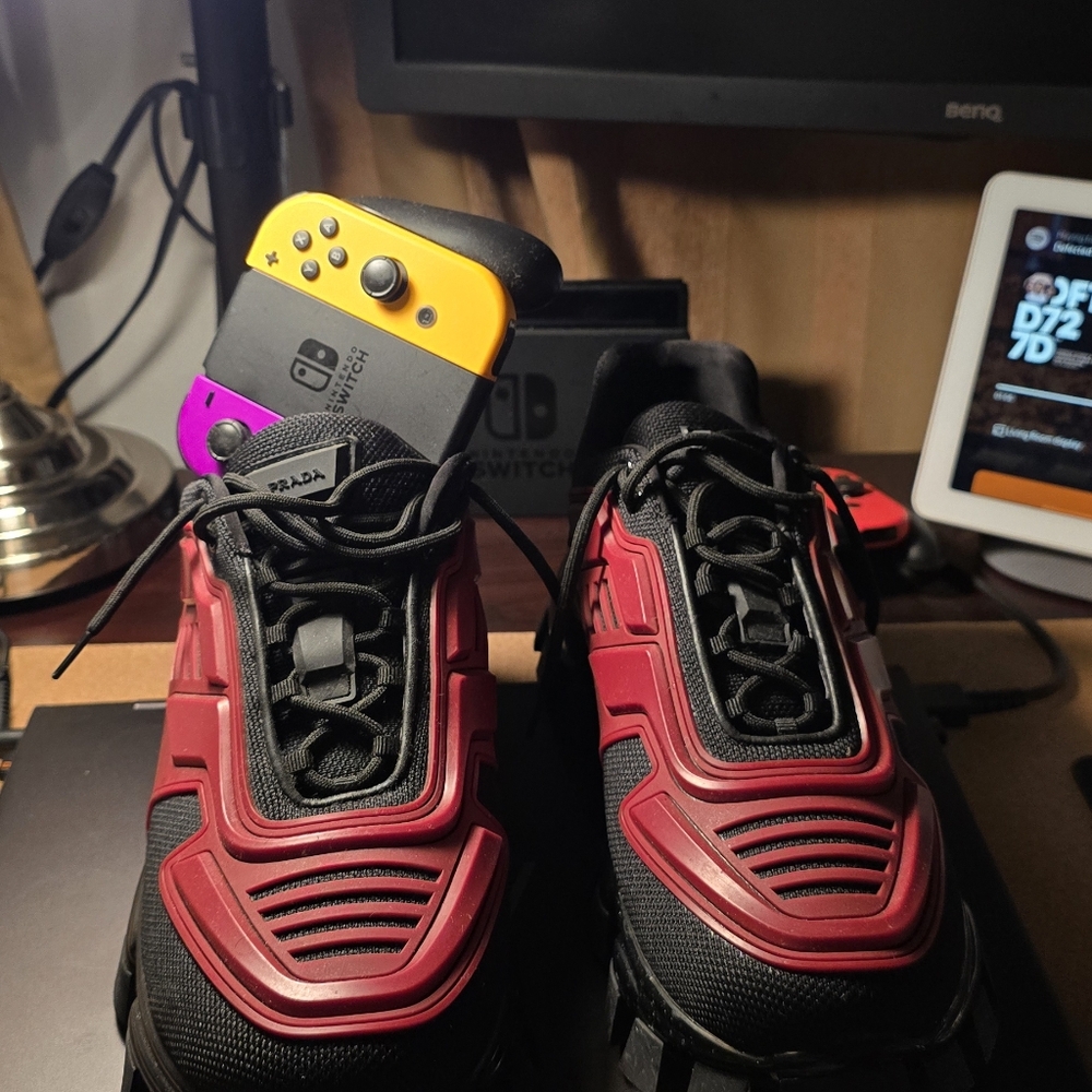 Prada cloudbust thunder bred sz 45 - Picture 2 of 3